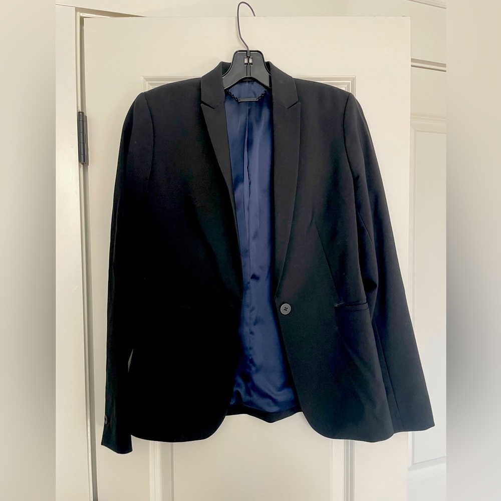 Elie Tahari Black Blazer